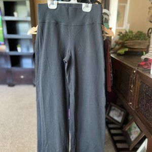 Lululemon size 4 flare pant